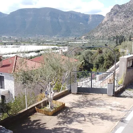 Mad - Kyziridi House * Leonidio