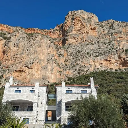 Daire Mad - Kyziridi House
